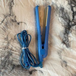 Herstyler Hair Straightener/Flat Iron - Baby Blue